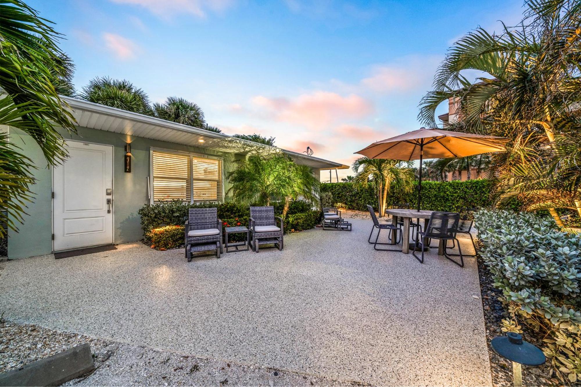 Wonderful Place Wprivate Patio Next To The Beach Cocoa Beach Bagian luar foto